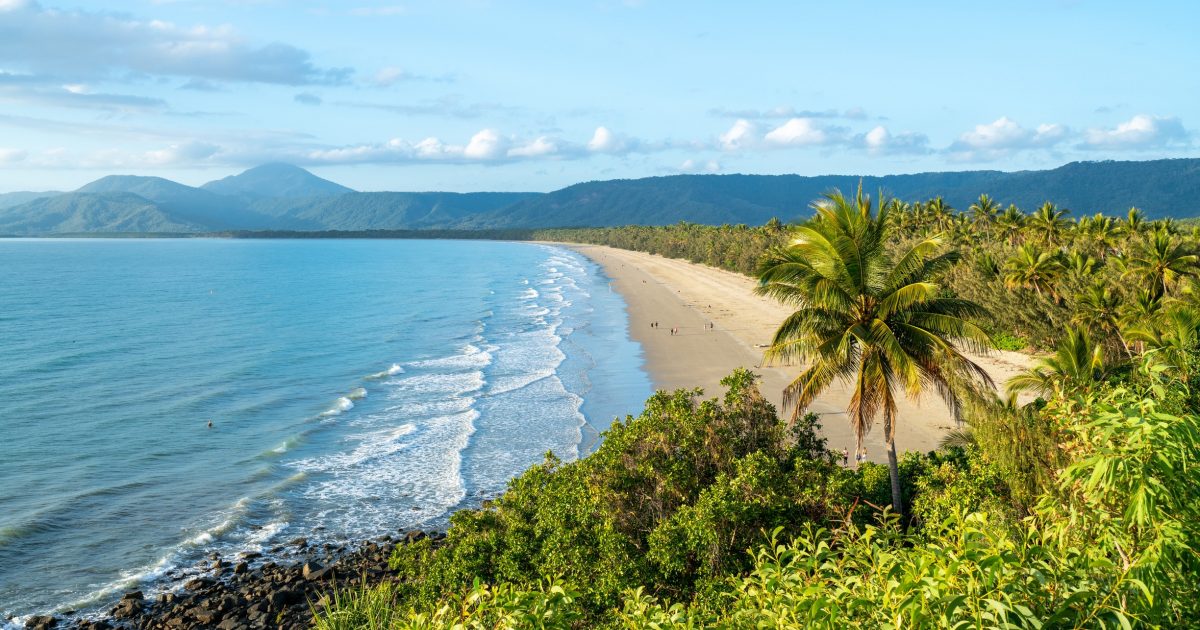 www.visitportdouglasdaintree.com